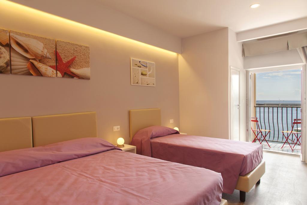 Hotel L'Approdo Porto Azzurro Oda fotoğraf